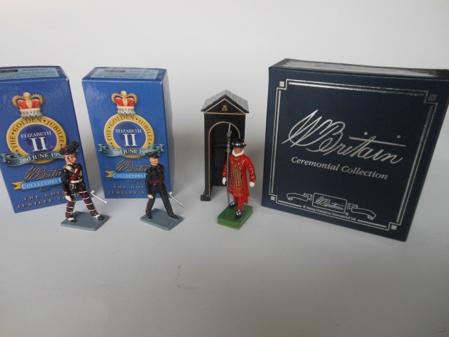 Britains Set#40271 King's Own Scottish Borderers: Officer; Set 40274 the Gloucestershire Regiment officer; these two sets are of the Collectors Club. Plus a third set, Set #00088 Sentry Box and Beefeater. With original boxes. Condition mint.