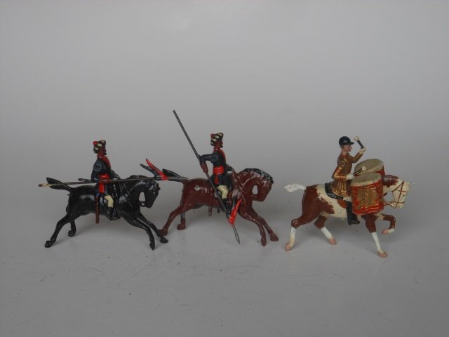 Britains Cavalry assortment: Band of the Life Guard Kettle Drummer, Pre-War; and 2 Duke of Connaught Indian Army Lancers, Pre-War; Unboxed. Condition excellent.