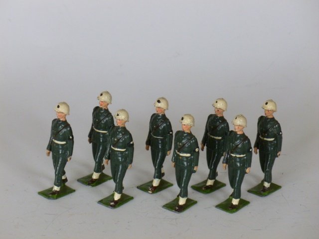 Britains Set #2021 U.S. Military Police: Snow Drops. Post War. 8 pieces. Unboxed. Condition excellent.