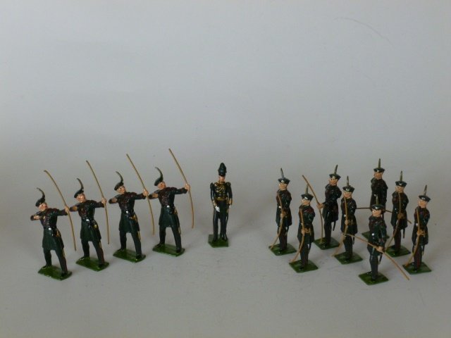 Britains Set #2089 Royal Company of Archers: Post War. 13 pieces. Unboxed. Condition excellent.