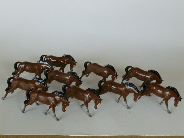 Britains from Set #2043 Wild Horses: 10 pieces. Post War. Unboxed. Condition excellent.