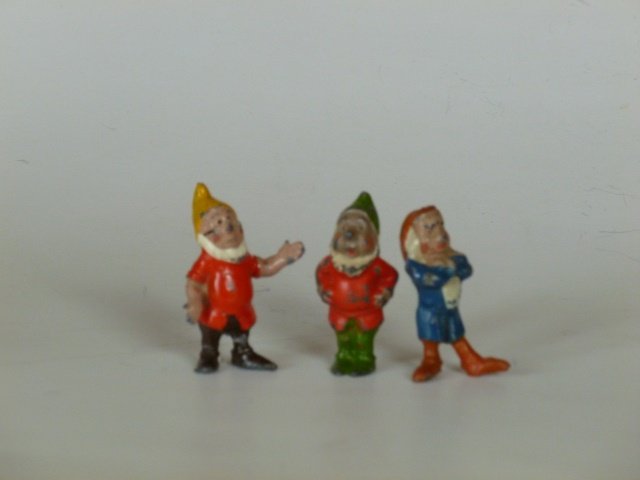 Britains from Set #1654 Dwarfs: Grumpy, Doc and Bashful. Pre-War. 3 pieces. Unboxed. Condition very good.