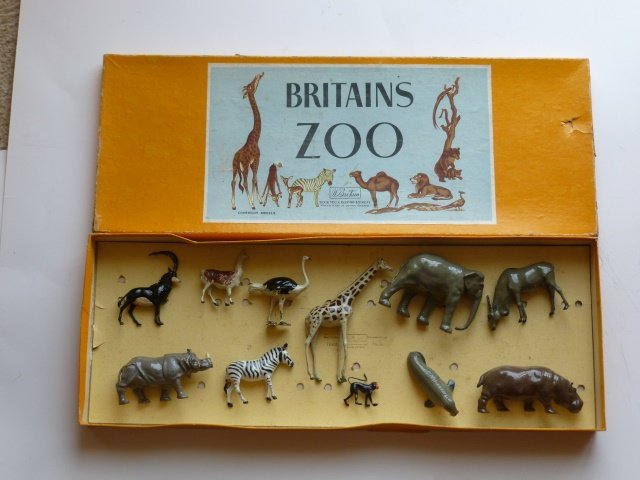 Britains Zoo Set #11Z: Post War. 11 pieces untied in original illustrated box. Condition excellent. Box good.