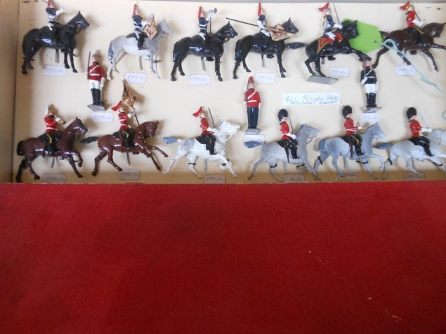 Britains EXCEPTIONALLY RARE Factory Sample box: Containing the picture pack line. 15 pieces. Tied in original box with their corresponding 'B' number. Post War. Condition excellent. Box excellent.