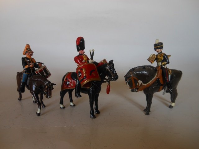 Ducal and all the Queen's Men Drum Horses: Post War 3 pieces. Unboxed. Condition excellent.