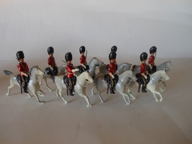 Britains Royal Scots Grey assortment: Post War 8 pieces. Unboxed. Condition very good.