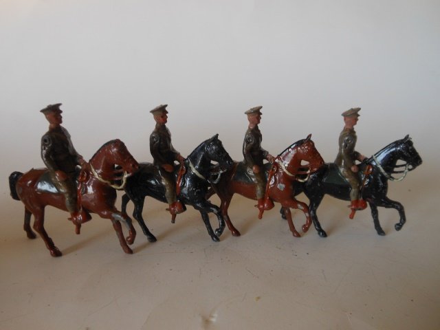 Britains from Set #229 US Cavalry: 4 pieces. Pre-War. Unboxed. Condition very good.