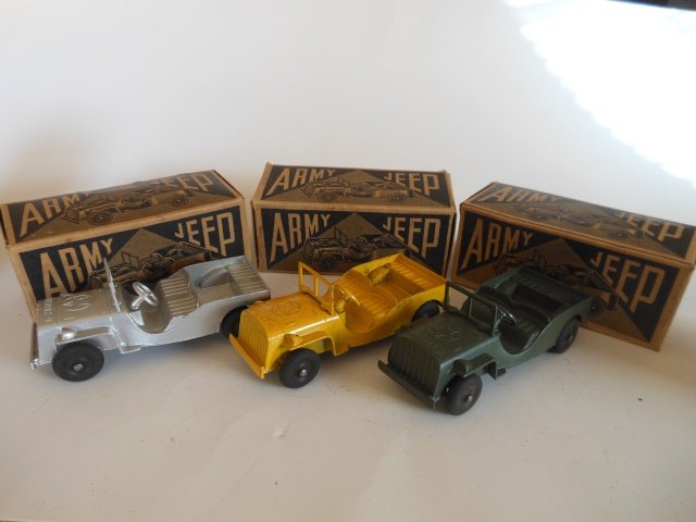 Tootsie Toy Jeeps: 3 pieces. Post War. With original boxes. Condition very good. Boxes very good.
