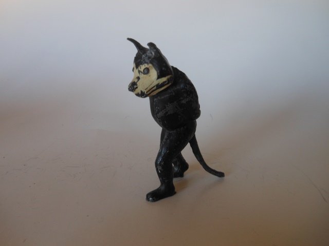 Pixieland Large Size Felix: one piece. 90 mm Pre-War. Condition very good.