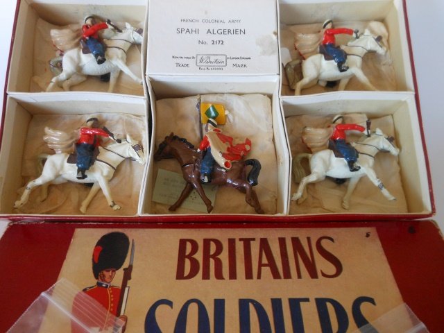 Britains Set #2172 Algerian Spahis: Post War. 5 pieces. In an original R.O.A.N. partitioned box. Condition very good. (2 rifle buts broken, but included in lot) Box very good.