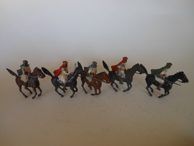 Britains Set #164 Mounted Arabs: Post War. 5 pieces. Unboxed. Condition very good.