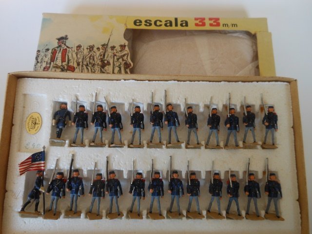 Alymer 33-mm Union Infantry: 25 pieces. Post War. In original Box. Condition very good.