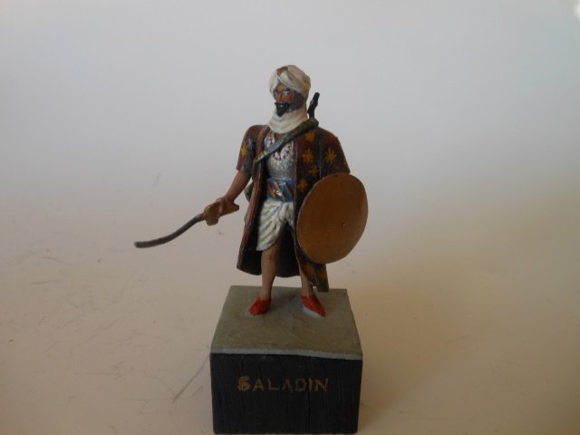 Ping Saladin on plinth: Post War. One piece. Unboxed. Condition excellent.