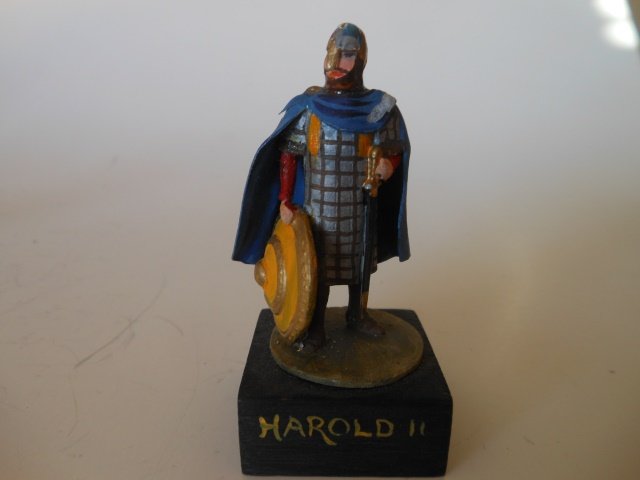 Ping King Harold the 2nd on plinth: Post War. One piece. Unboxed. Condition excellent.