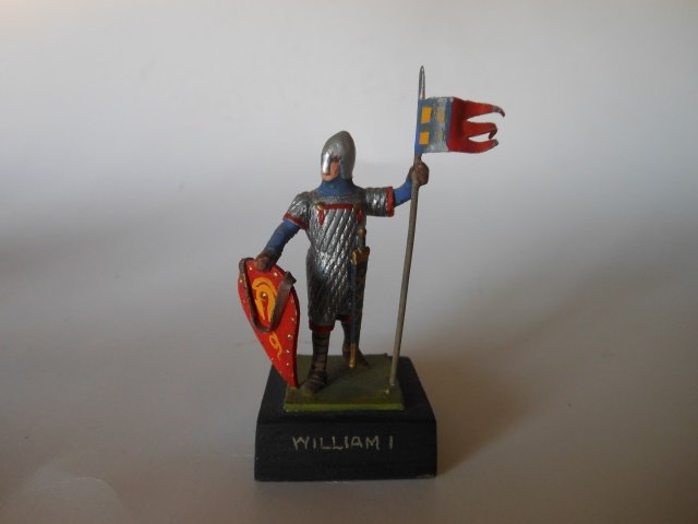 Ping William the First with flag and armor: on plinth. Unboxed. Post War. Condition excellent.