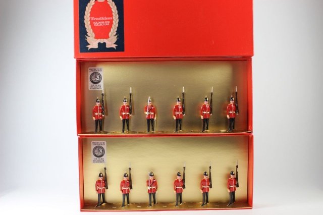 Tradition No. 2 x2 The Buffs: The Buffs (East Kent Regiment) 1890 x2 Marching Shoulder Arms Excellent Condition With Boxes 12 Pieces