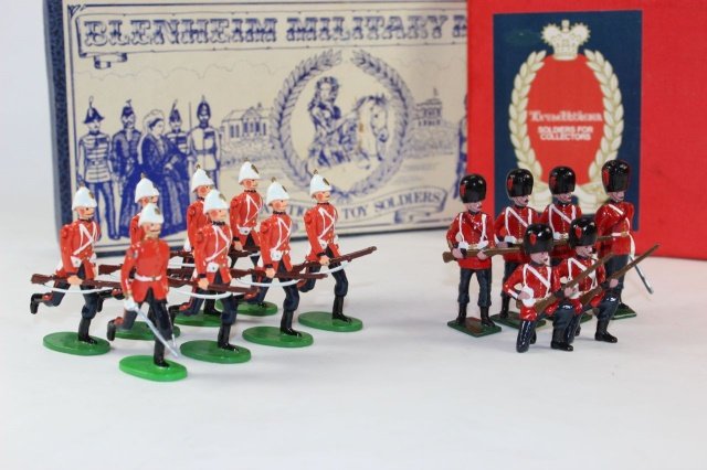 British Bulldog West Kents Running at Trail: British Bulldog West Kents Running at Trail (Blenheim Box) and Tradition Set #49 Coldstream Guards. Condition Excellent With Boxes 14 Pieces.