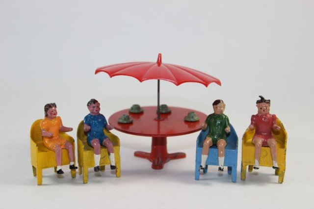 Crescent Children’s Tea Party: Tea Service Table With Umbrella 4 Children and 4 Chairs Very Good/Excellent Condition (1 Chair With 2 Broken Legs) No Box 14 Pieces