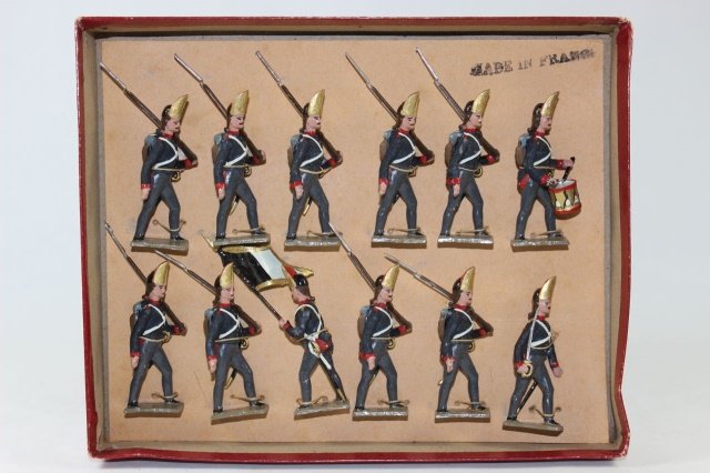 C.B.G. Mignot Napoleonics Prussian Marching (1810): With Standard And Officer Near Mint Condition Boxed 12 Pieces