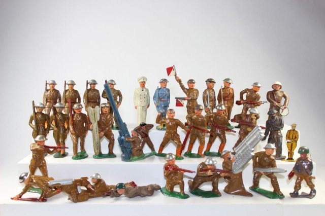 Manoil Barclay Military Dimestore Assortment: Combat And Parade Poses Including Worn Tommy Toy, Grenade Thrower Good/ Very Good 31 Pieces