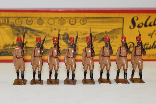 Britains Set #225 The Kings African Rifles: Post war Excellent Condition Boxed 8 Pieces