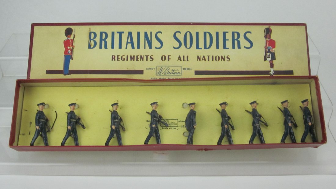 Britains Set #2044 US Air Corp with Slung Arms (1 of 1)