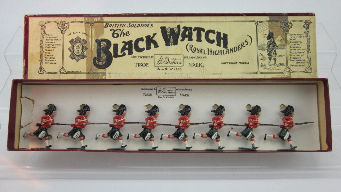 Britains Set #11 Black Watch Highlanders Charging (1 of 1)