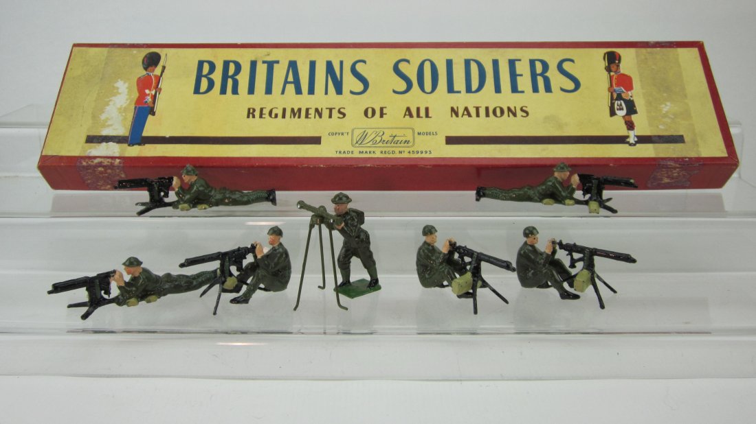 Britains Sets #1318 Machine Gun Section & #1639: Range Finder. Post War. In ROAN box. 8 Pieces. Condition Excellent; Box has tape residue.