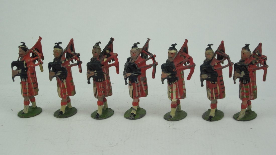 Britains Set #69 Scots Guards Pipers (1 of 1)