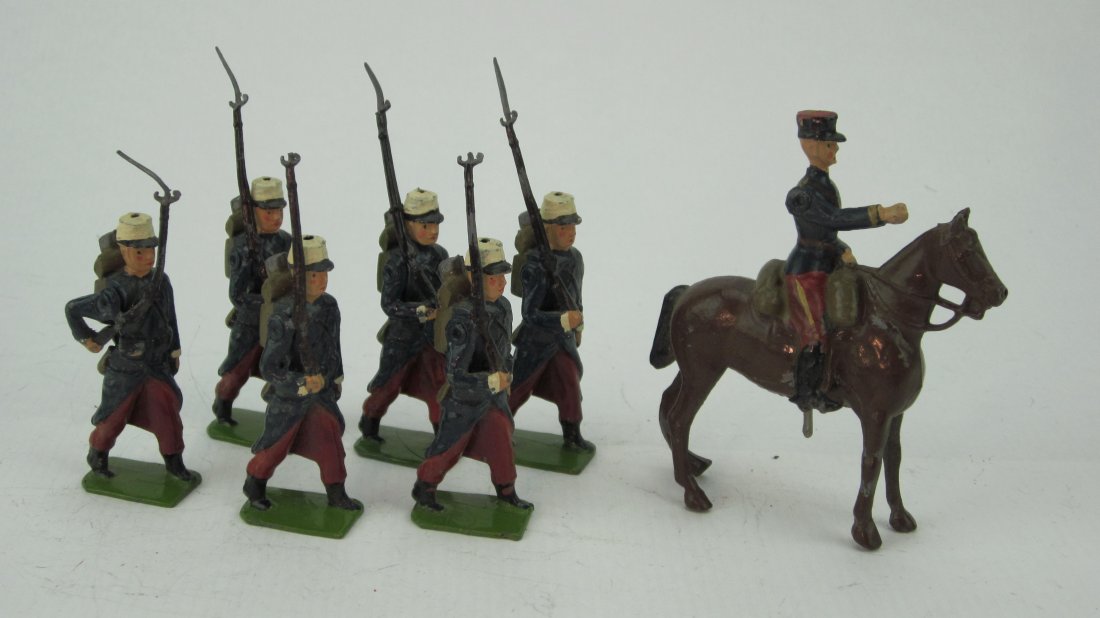 Britains Set #1711 French Foreign Legion: Post War. No box. 7 Pieces; Including Officer. Condition Very Good; 2 bayonets gone.