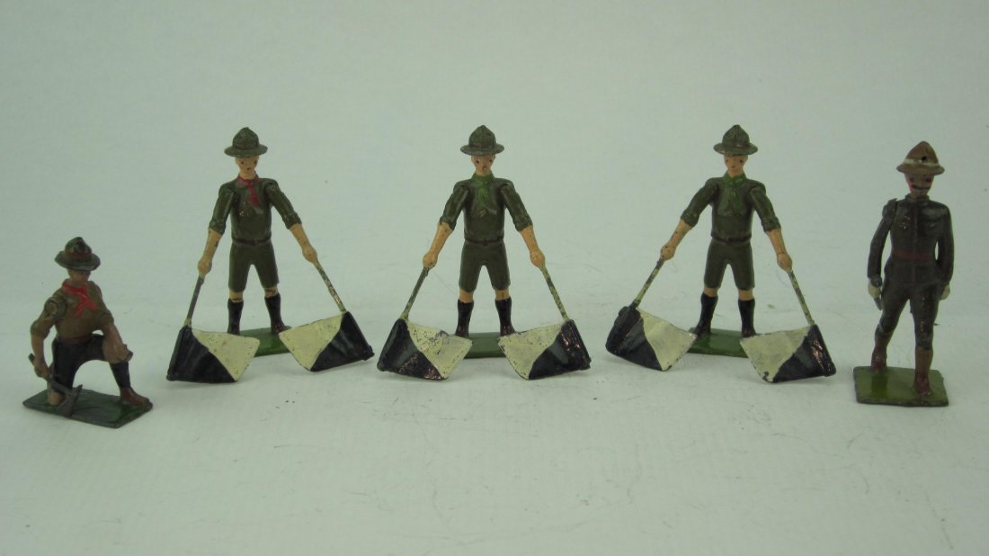 Britains Sets #162 & #163 Boy Scouts: Pre and Post War. No box. 5 Pieces; Including scoutmaster, 1 scout kneeling and 3 signalers. Condition Excellent.