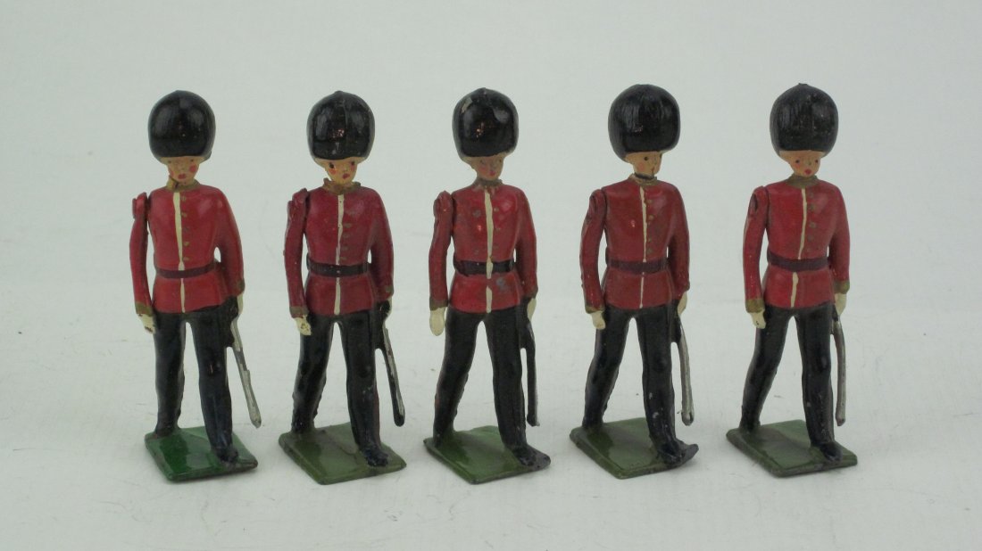 Britains Set #75 Scots Guards Officers Marching (1 of 1)