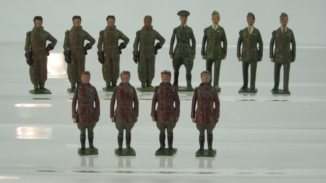 Britains from Sets #330 and #334 U. S. Airmen (1 of 1)