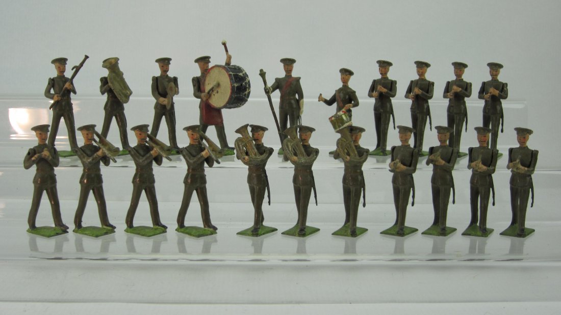 Britains Set #1287 Large British Band in Peak Caps (1 of 1)