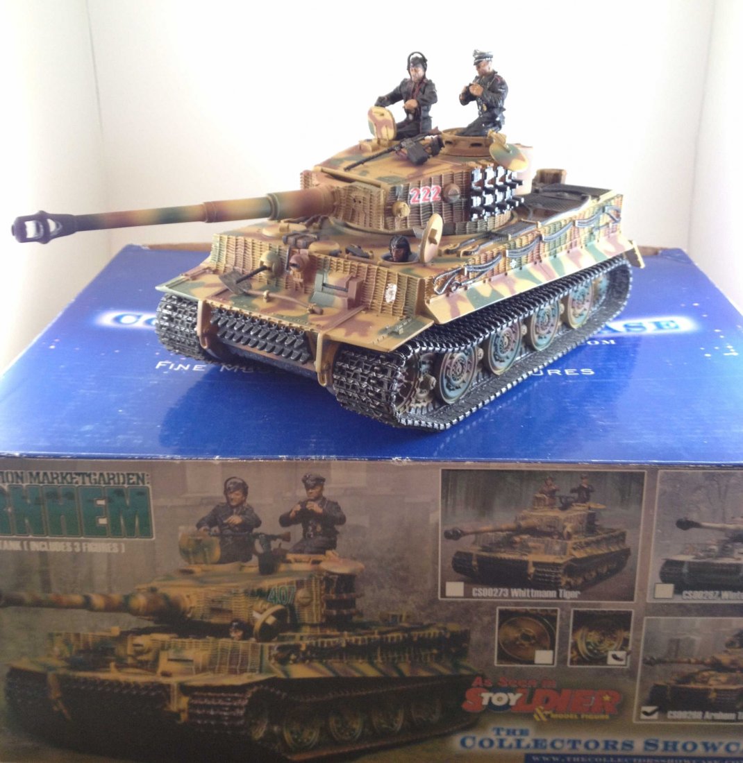 Collectors Showcase CS00288 Arnitem Tiger Tank: 3 figures. Condition Excellent. Box Condition Very Good