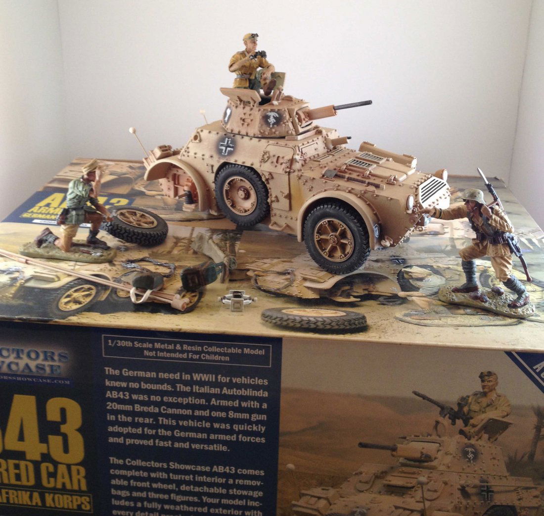 Collectors Showcase CS00320 AB43 Oak Tank (1 of 1)