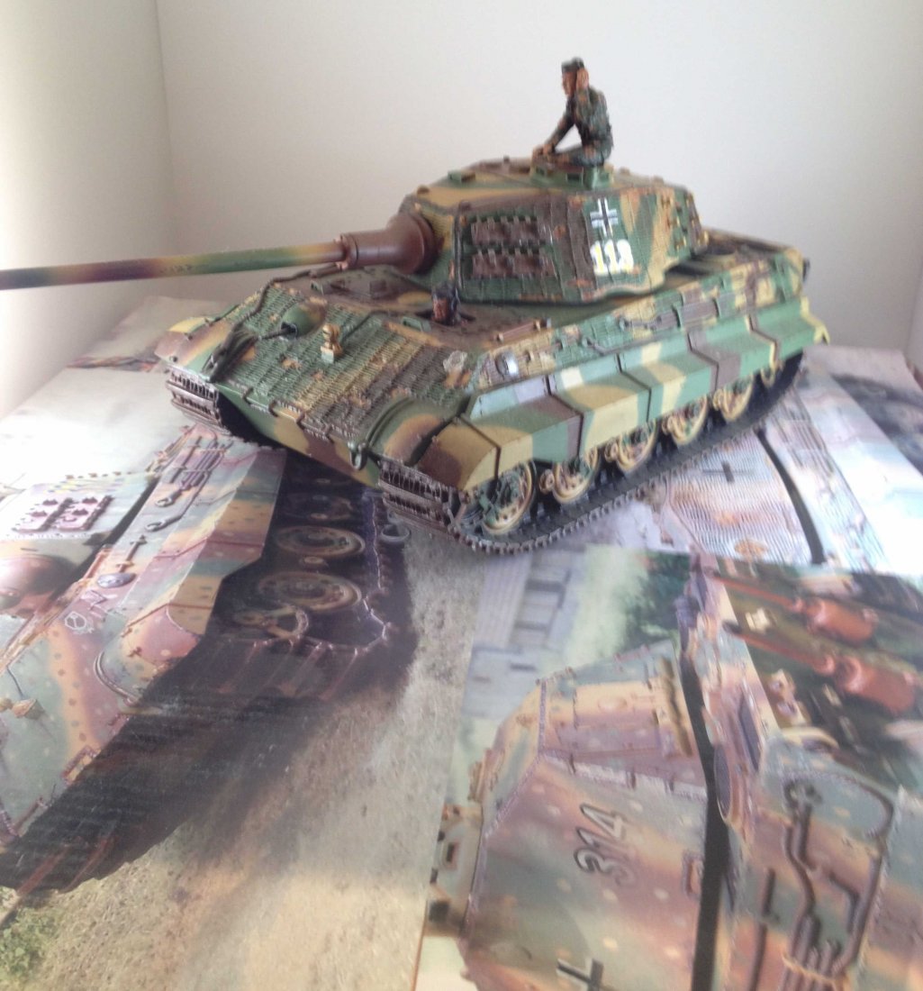 Collectors Showcase CS00454 King Tiger Henchel (1 of 1)