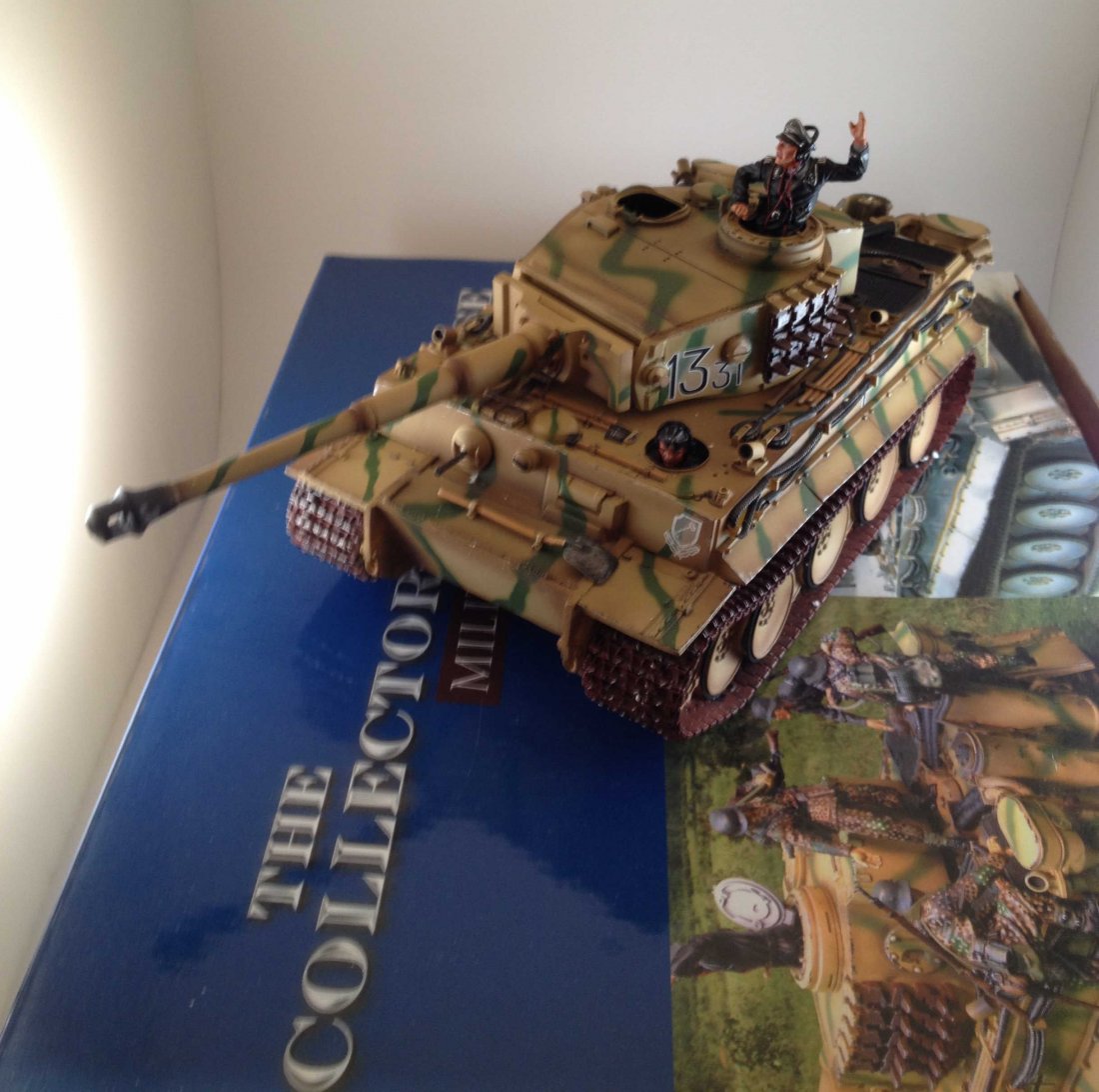 Collectors Showcase CS00631 Tiger Wittmann Kursk: Tank. 2 figures. Condition Excellent. Box Condition Very Good.
