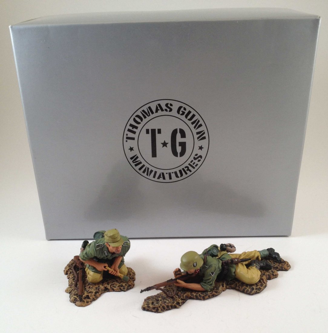 Thomas Gunn SSO32B Battle Group Part 3 (Desert): 2 figures. Condition Excellent. Box Condition Excellent.