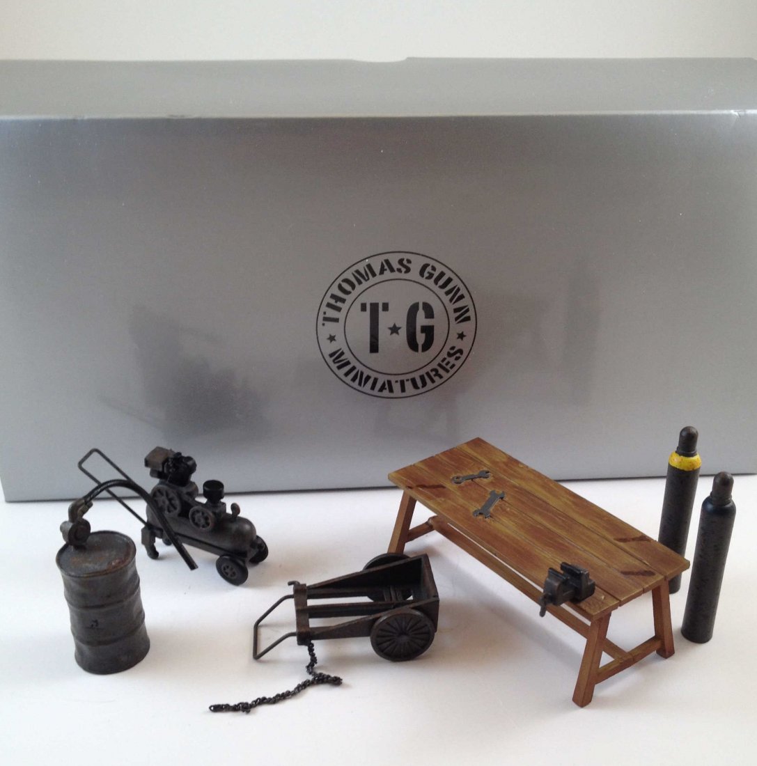 Thomas Gunn ACC001 Field Workshop Set (1 of 1)