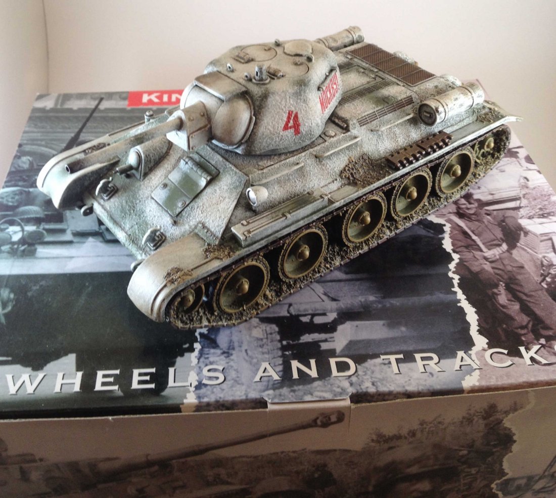 King and Country RA039 Soviet T34/76 Tank Moscow: Condition Excellent. Box Condition Excellent