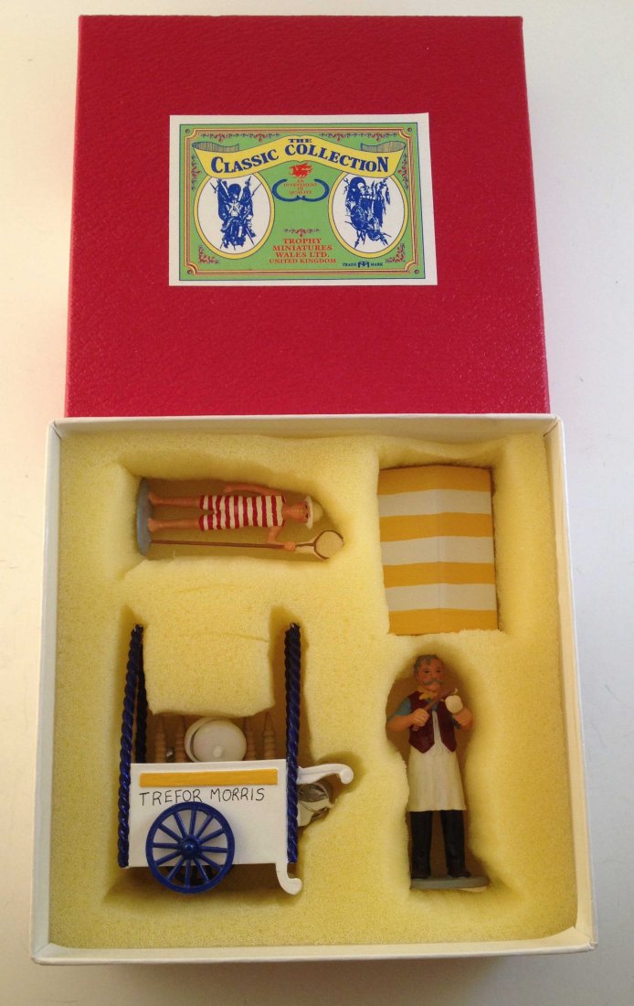 Trophy C64 Town & Country Ice Cream Cart (1 of 1)