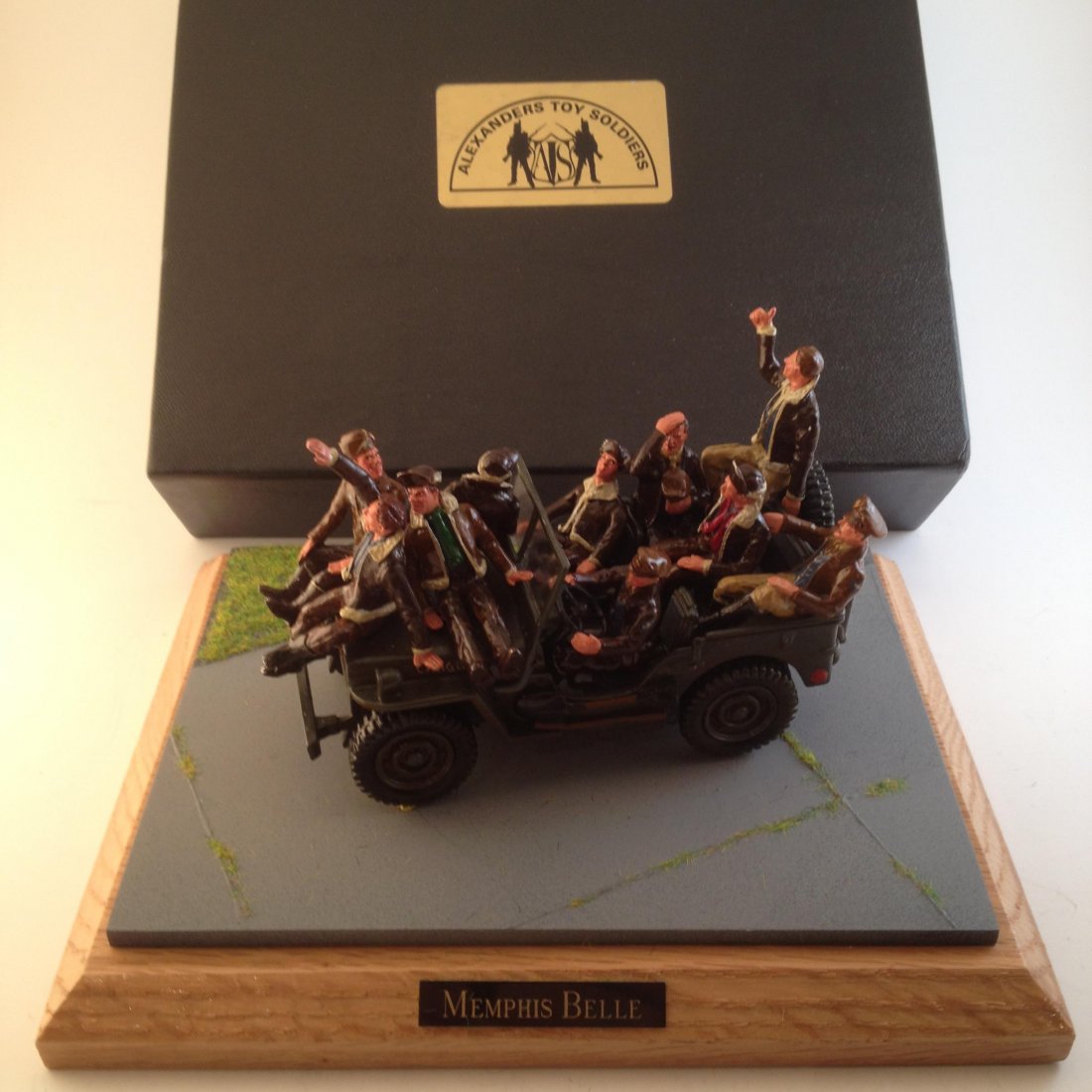 Alexanders Toy Soldiers Memphis Belle Crew (1 of 1)