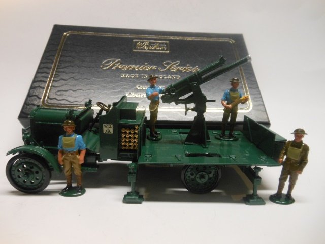 Premier set #8926 Thornycroft AA Truck: Lorry with mounted machine gun and a 4 man crew. 5 pieces in original box. Post War. Condition excellent. Box excellent.