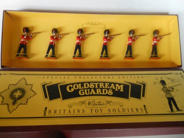 Britain set #8800 Coldstream Guards (1 of 1)