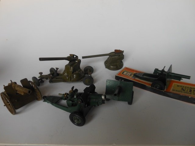 Britains Cannons assortment (1 of 1)