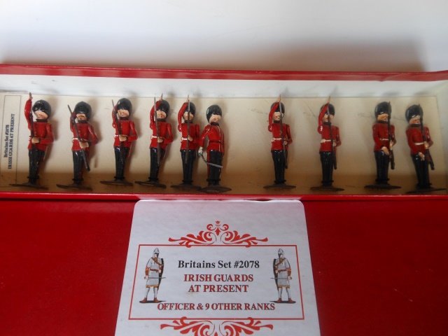 Britains set #2078 Irish Guards present arms (1 of 1)