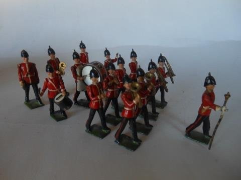 Britains Band of the Line assortment: 15 pieces. Post War. Unboxed. Condition very good.