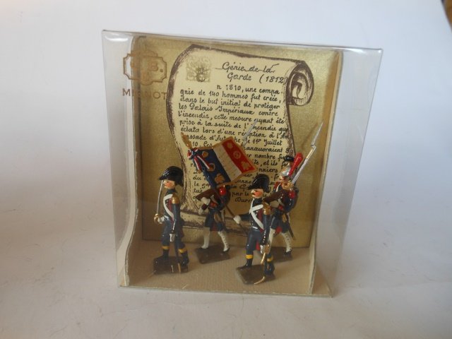 Mignot Genie de Lar Garde 1812: 4 pieces. With original perspex front. Condition excellent. Box very good.