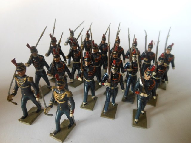 Mignot French Infantry of the Line: 20 pieces. Post War. Unboxed. Condition very good.